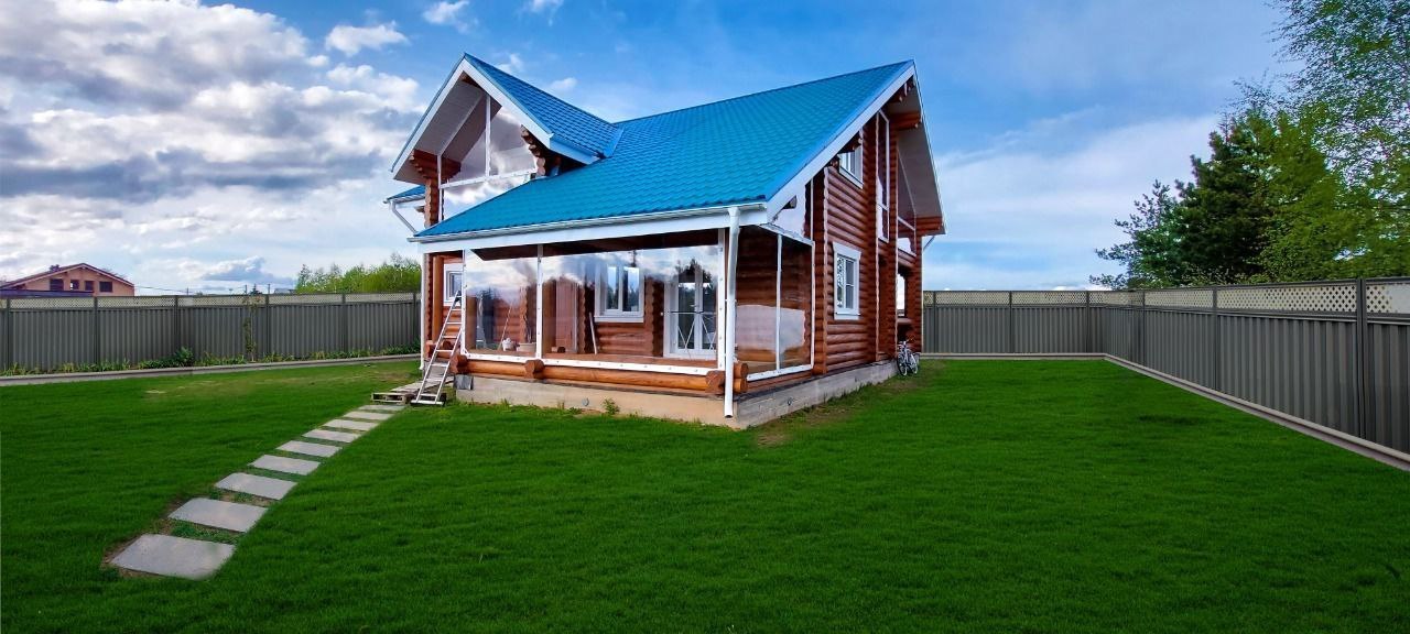 Мягкие окна на веранде загородного дома в посёлке Прямицыно
